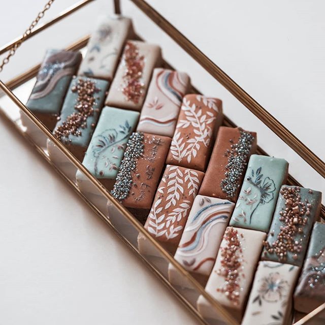 Rectangle Glass | Signature Praline