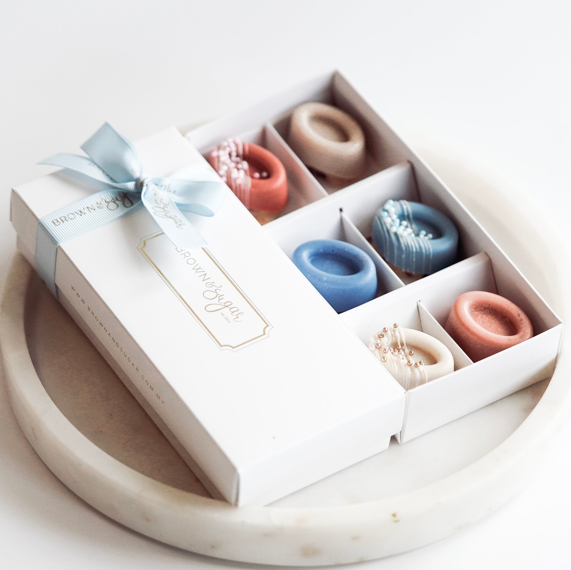 Amara Box | Ombre Financier