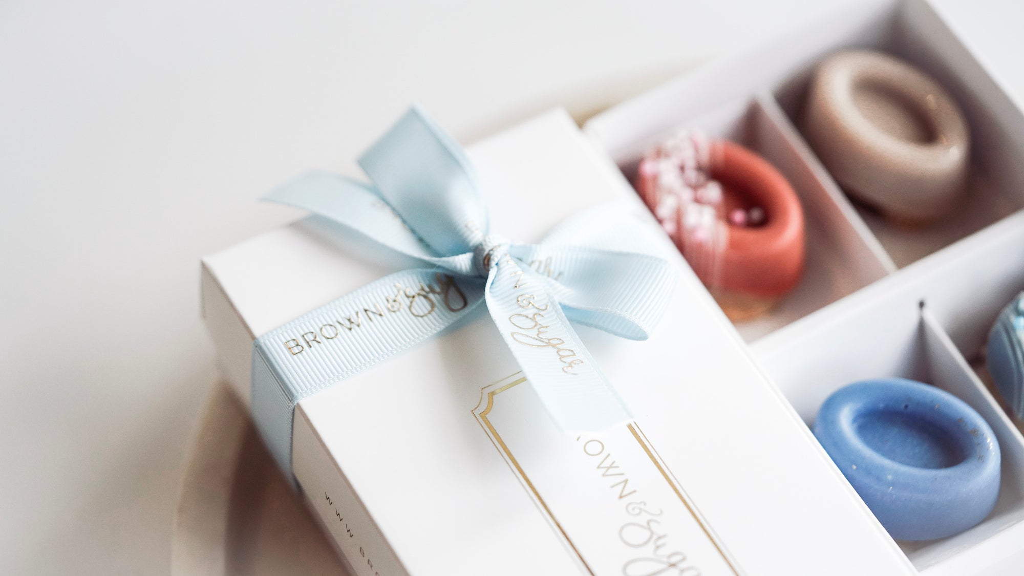 Amara Box | Ombre Financier
