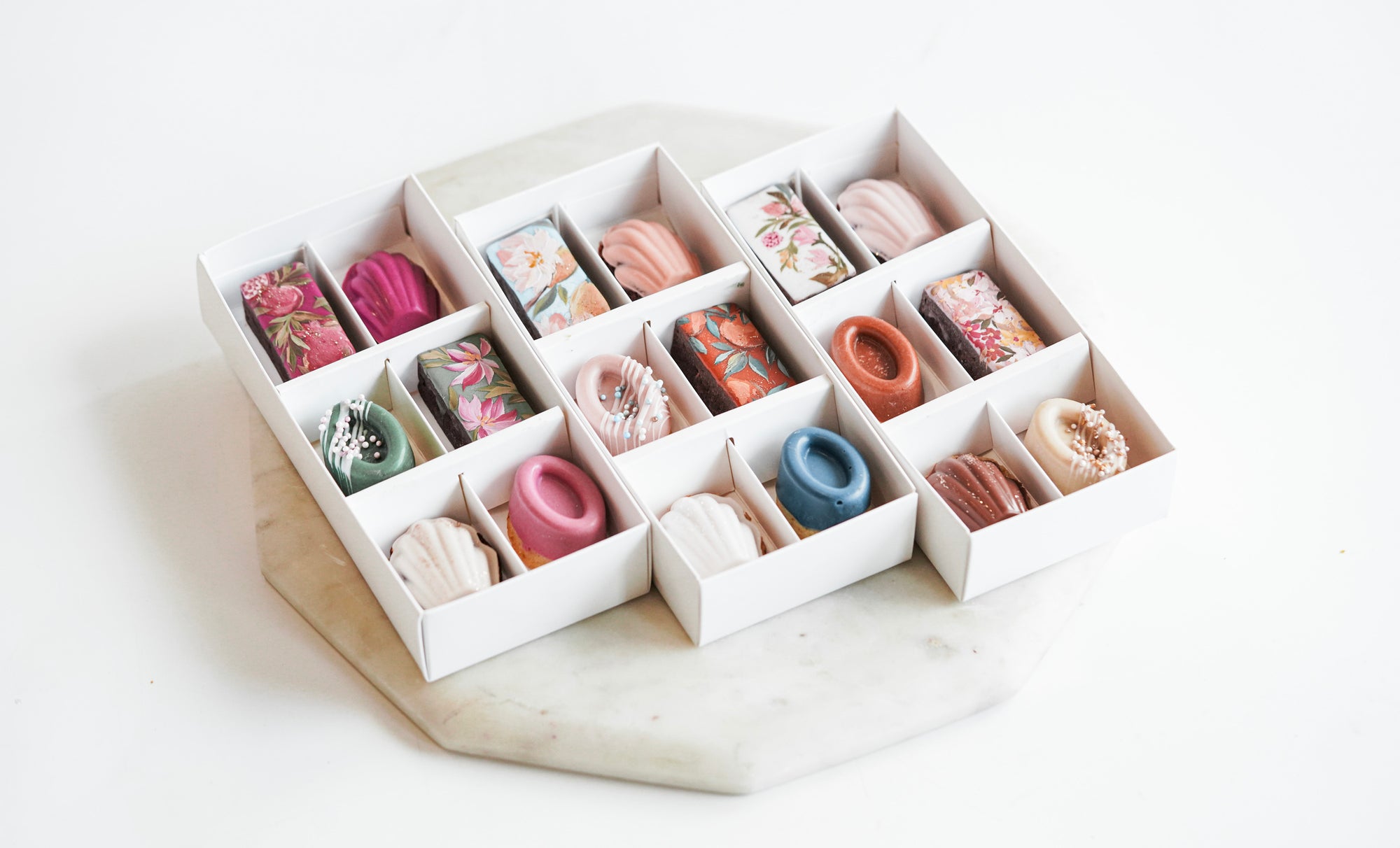Amara Box | Dainty Mixte