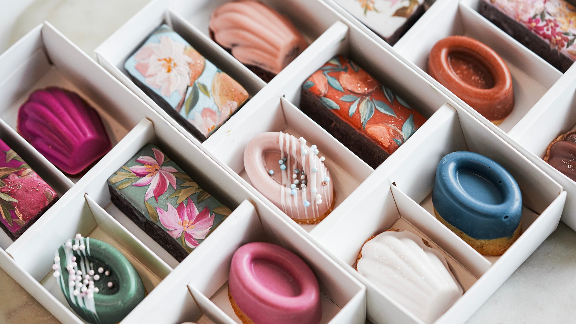 Amara Box | Dainty Mixte