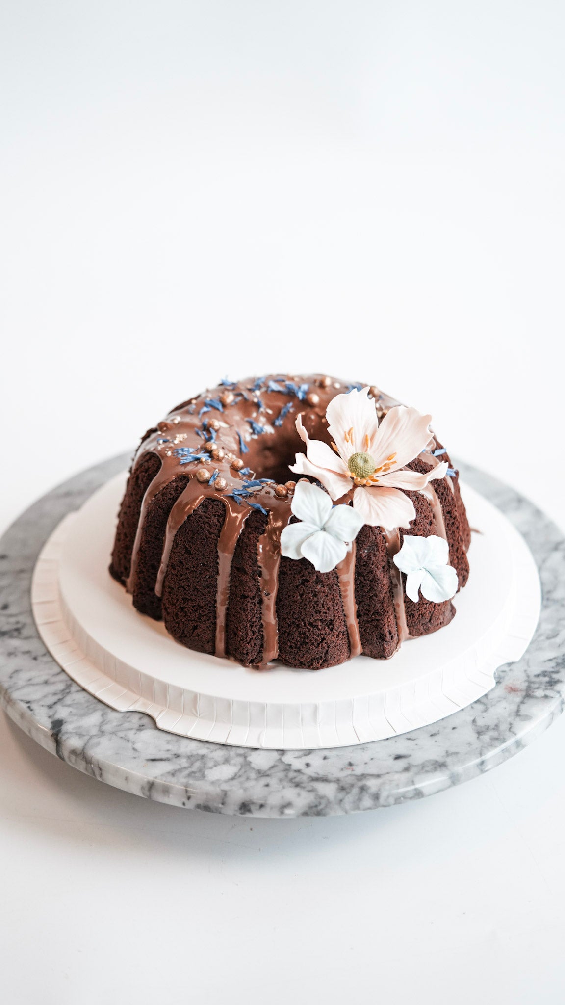 Bundt | Chocolate with Hazelnut Sauce