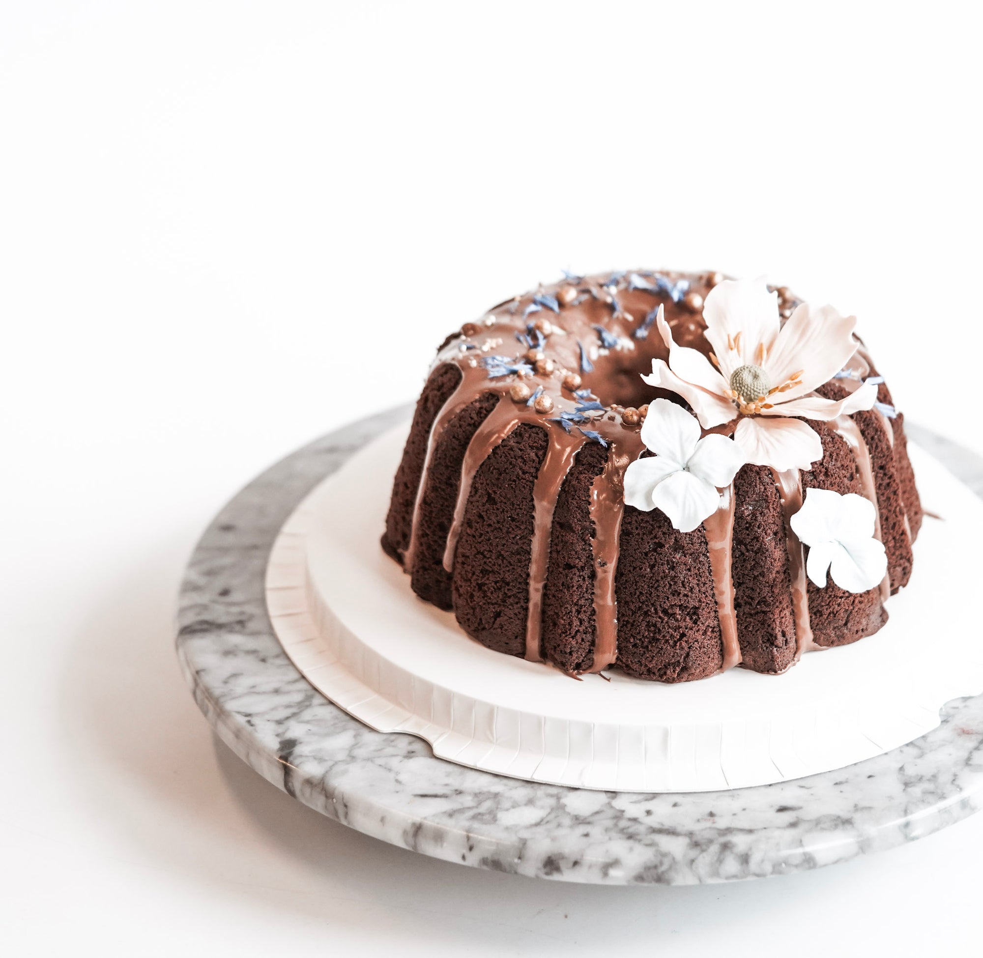 Bundt | Chocolate with Hazelnut Sauce