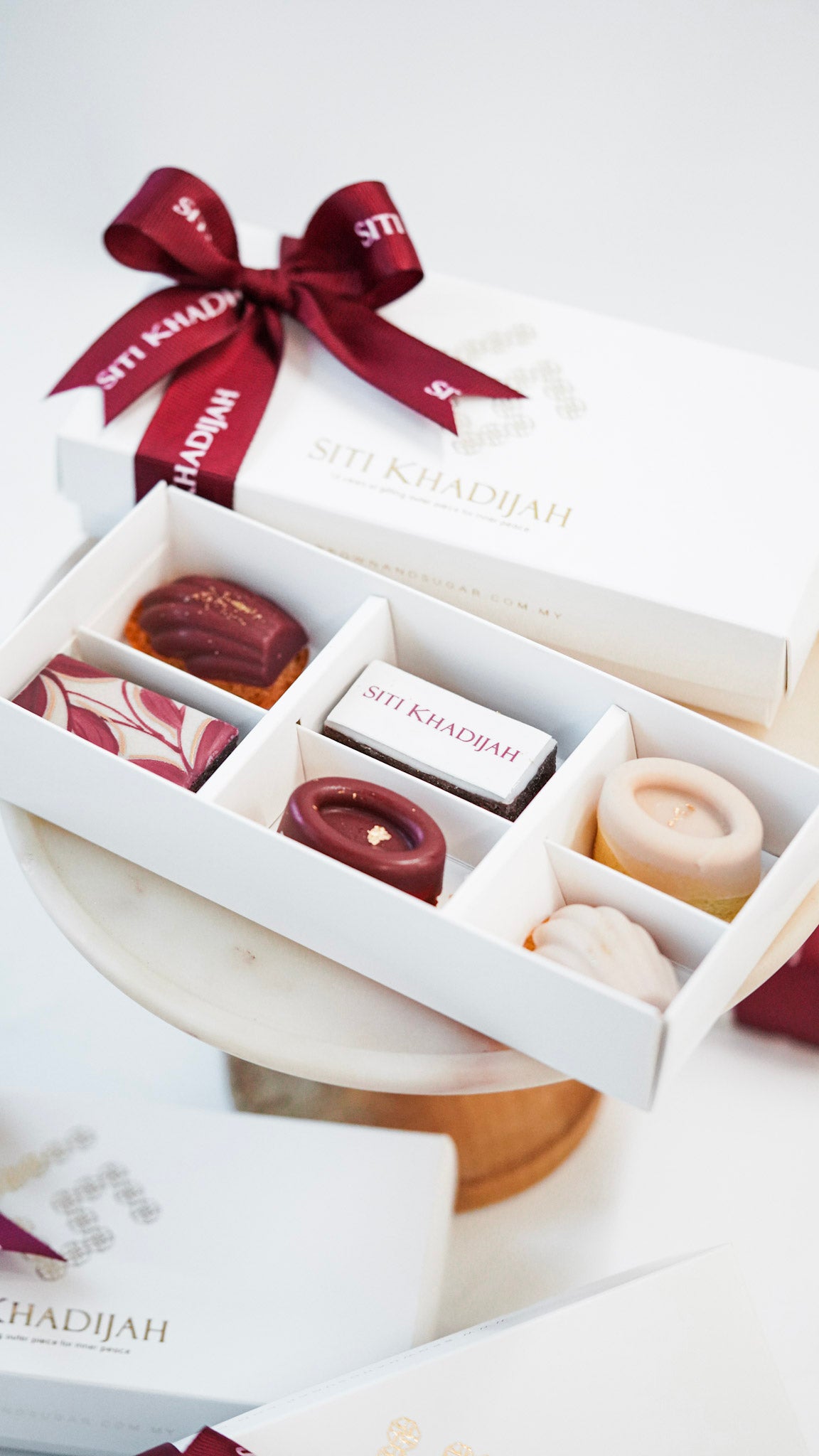 Amara Box | Dainty Mixte