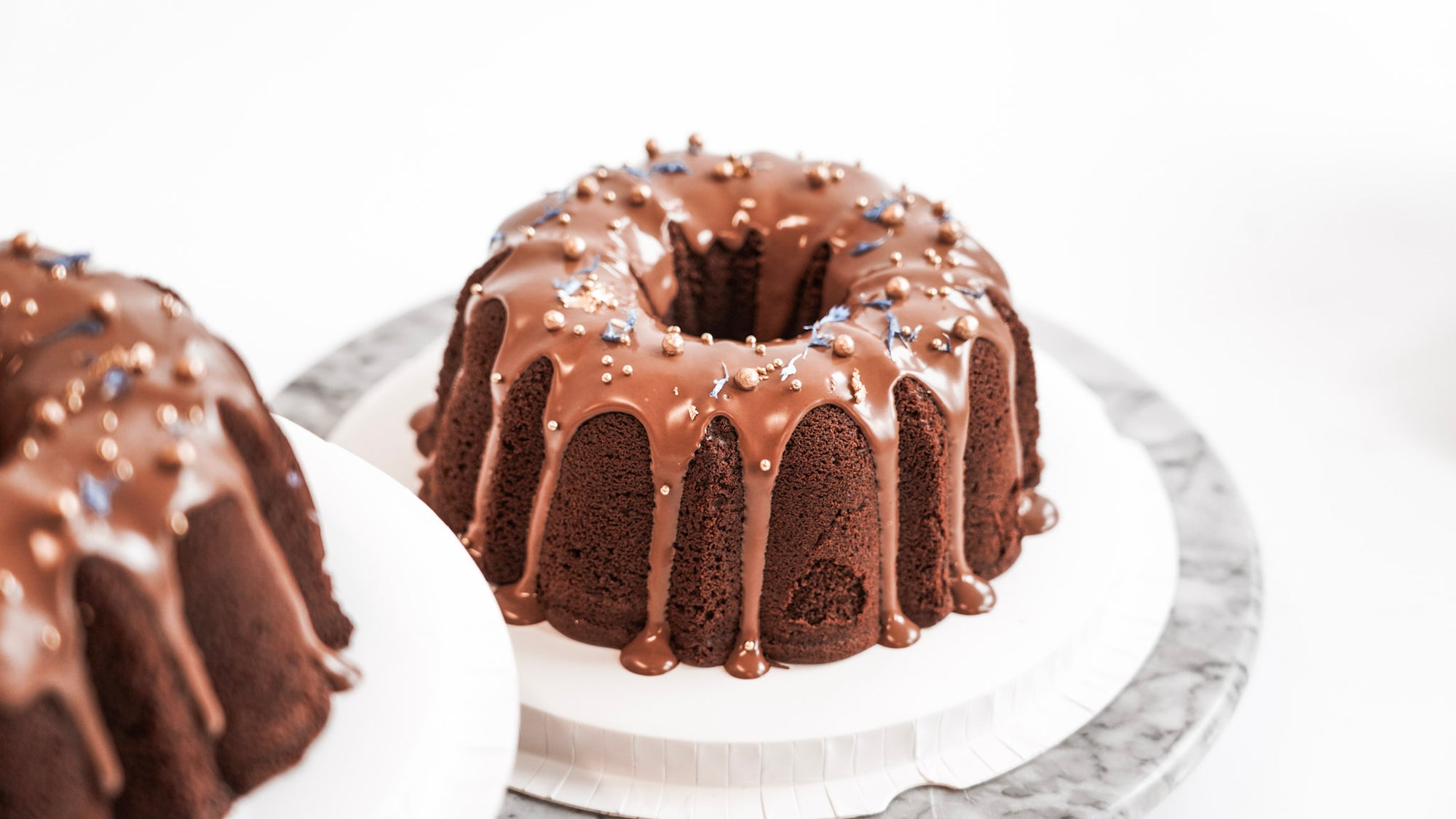 Bundt | Chocolate with Hazelnut Sauce