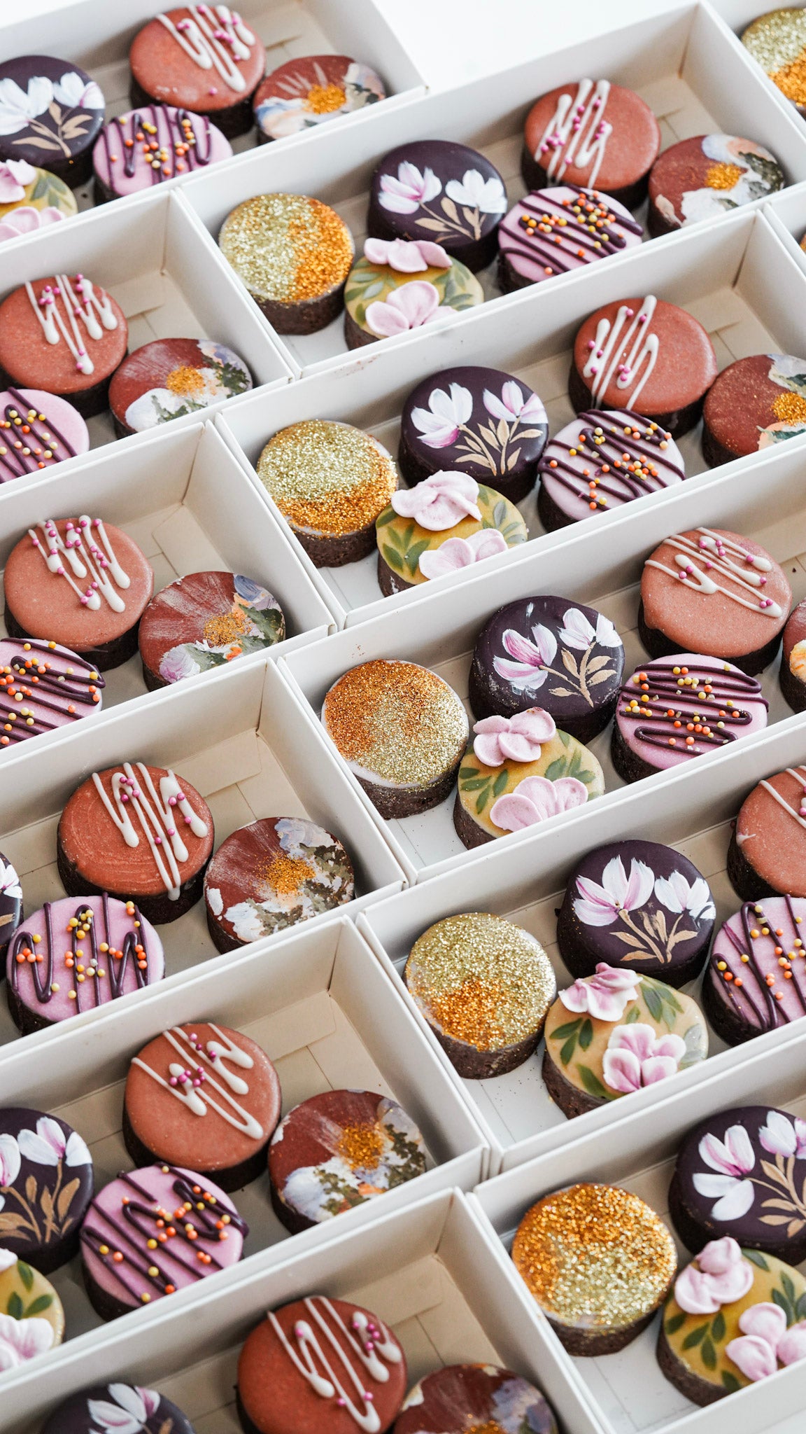 Amara Box | Round Pralines
