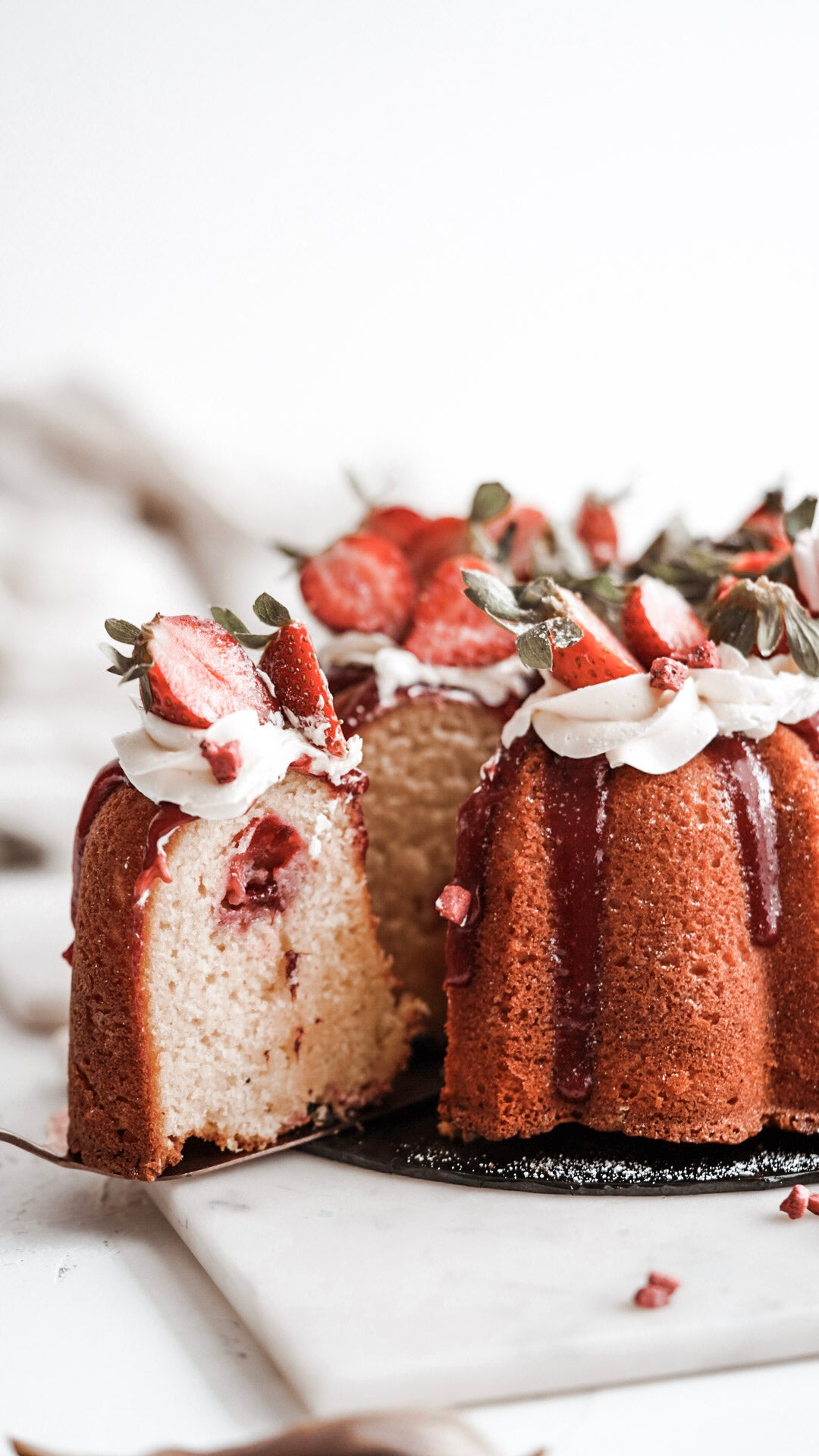 Bundt | Strawberry