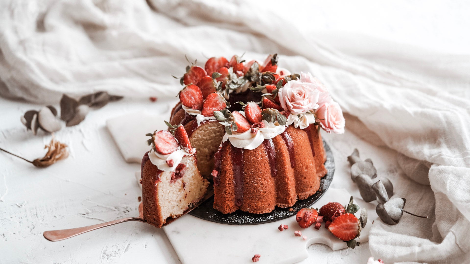 Bundt | Strawberry