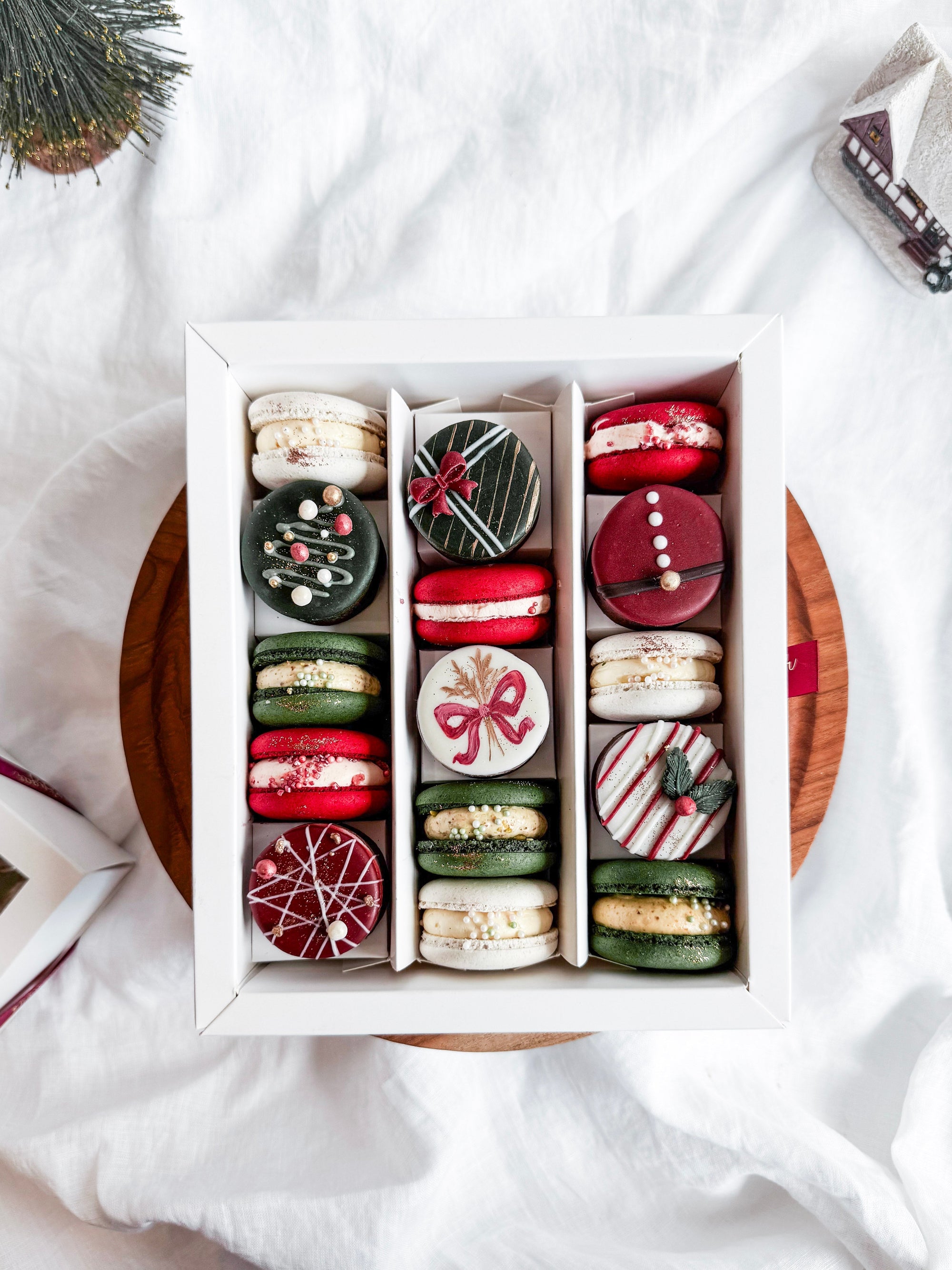 Beyond Red & Green: Fresh Colour Palettes for Your Holiday Decor