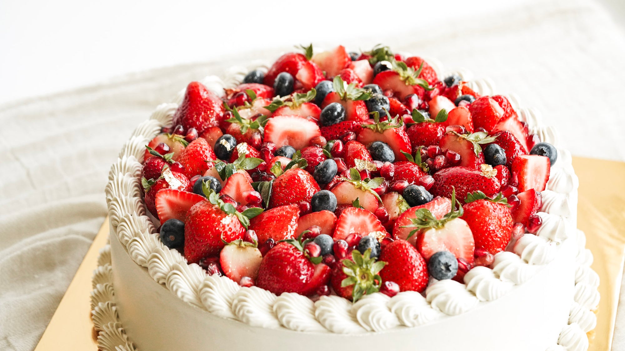 Glamorous Tangle Berries Cake